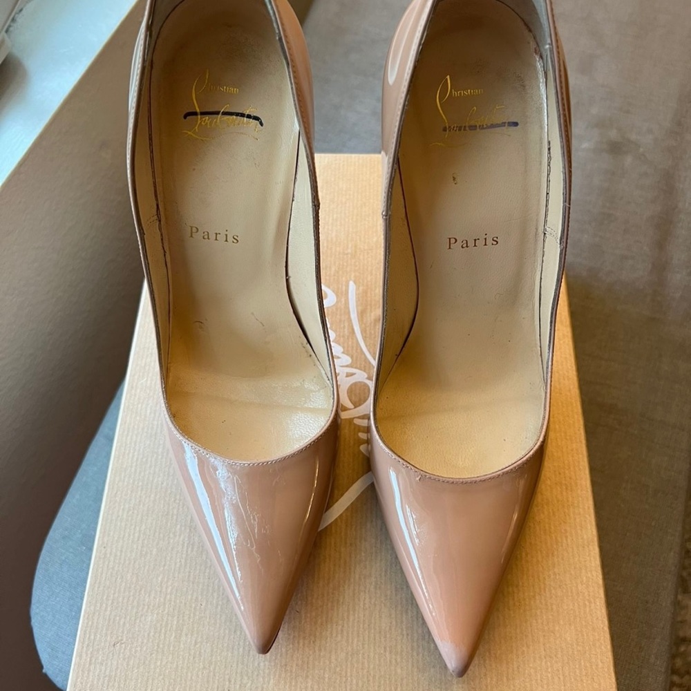 Christian Louboutin So Kate